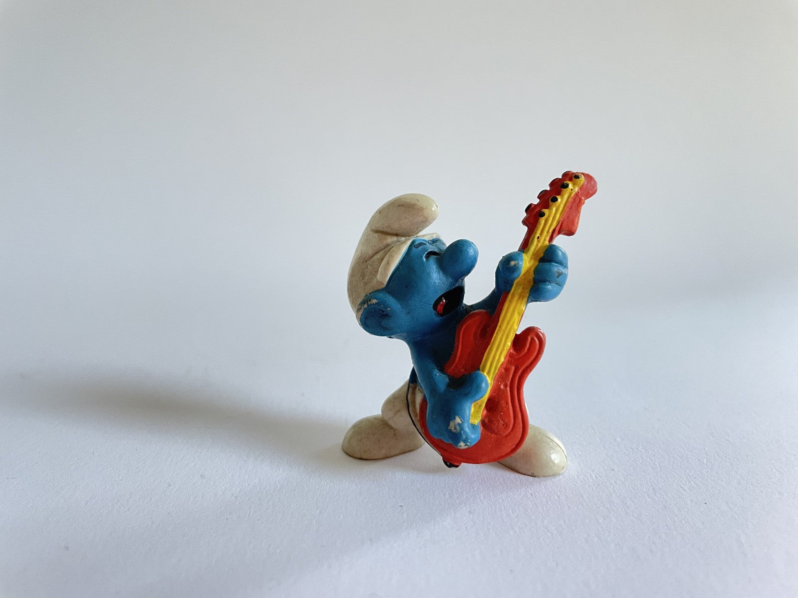 ✪ SCHLUMPF MIT E-GITARRE, Schleich 1977 SPIELFIGUR GUT